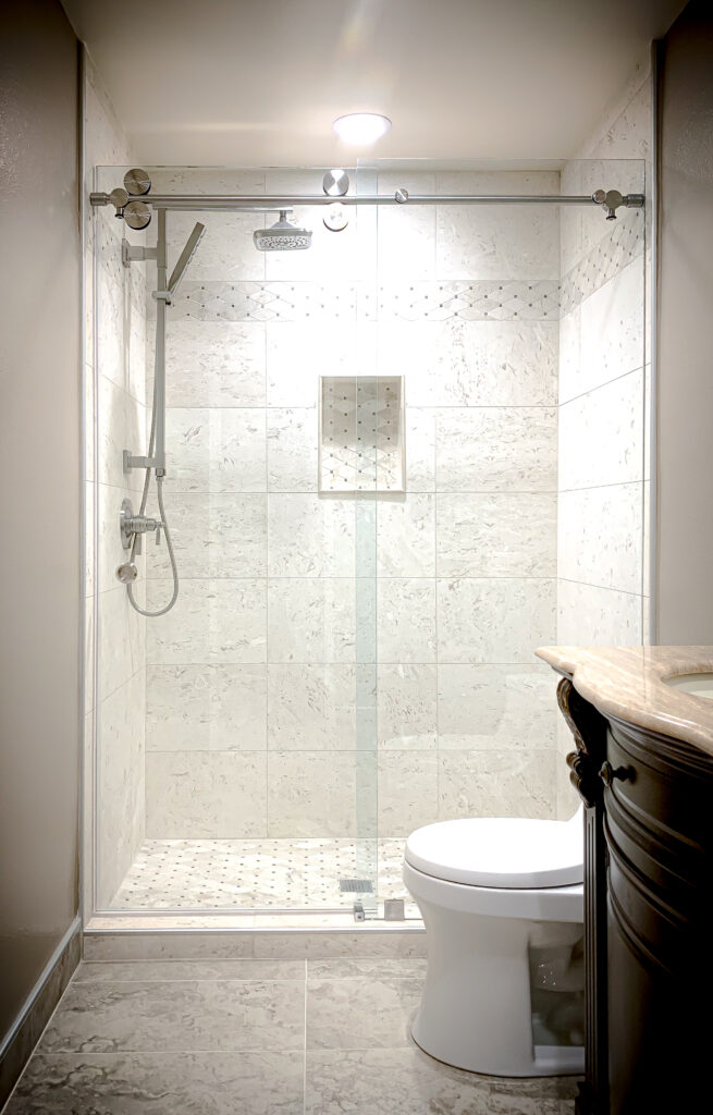 UnoVero Euro-Style Glass Single Sliding Shower Doors