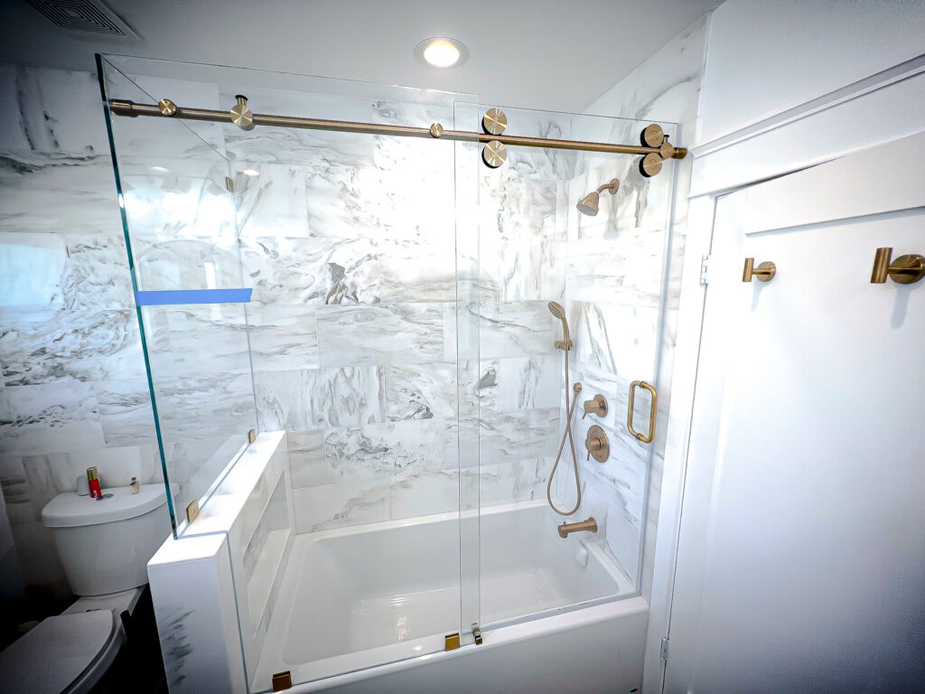 UnoVero Euro-Style Glass Single Sliding Shower Doors