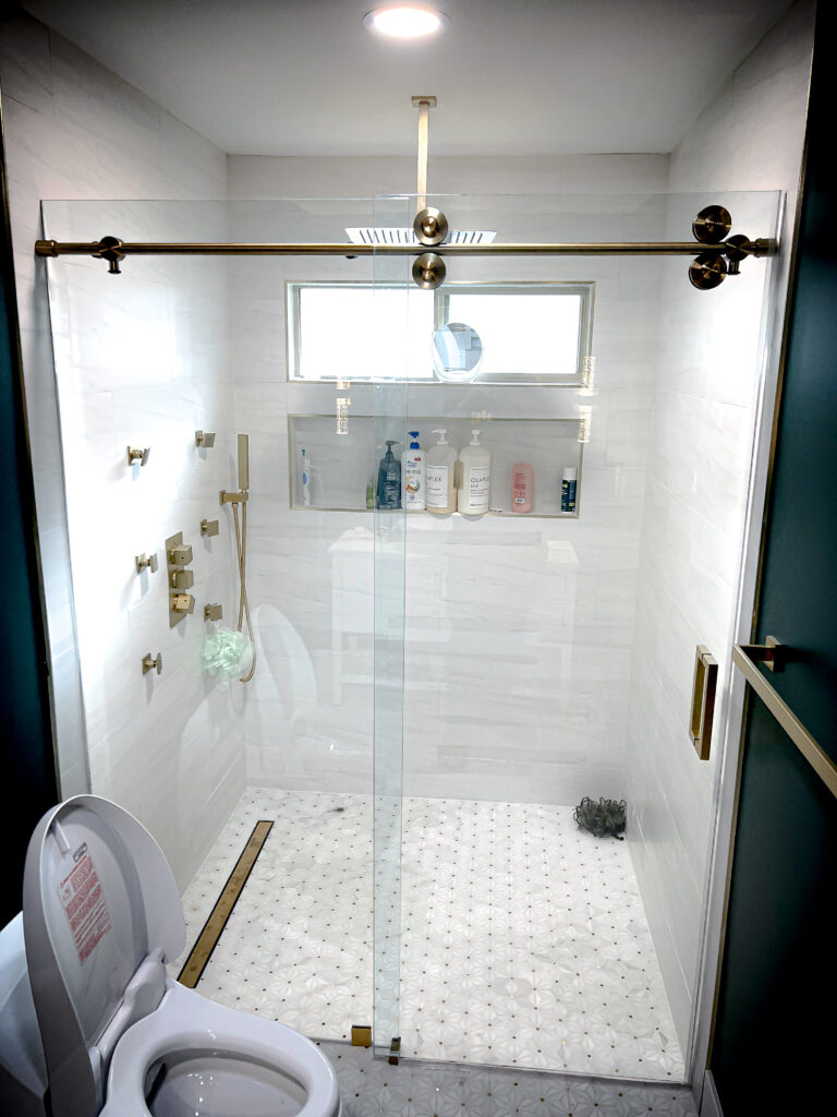 UnoVero Euro-Style Glass Single Sliding Shower Doors