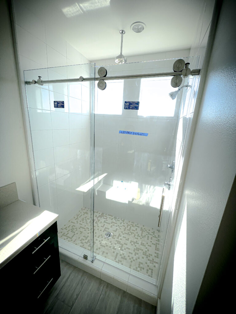 UnoVero Euro-Style Glass Single Sliding Shower Doors