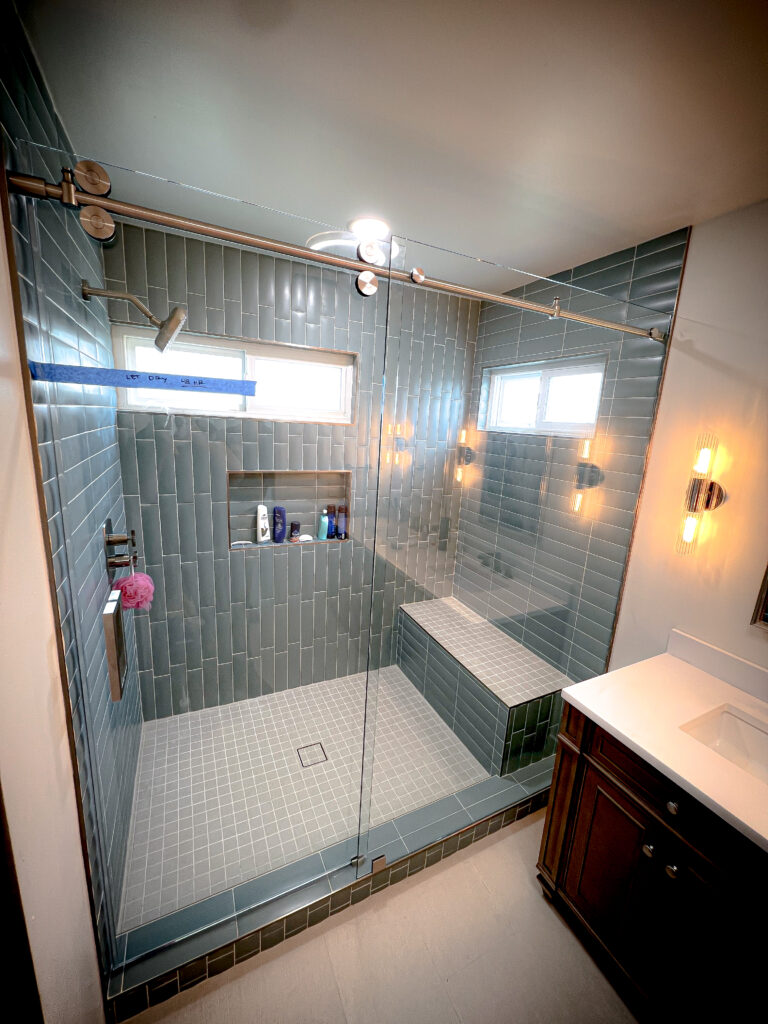 UnoVero Euro-Style Glass Single Sliding Shower Doors