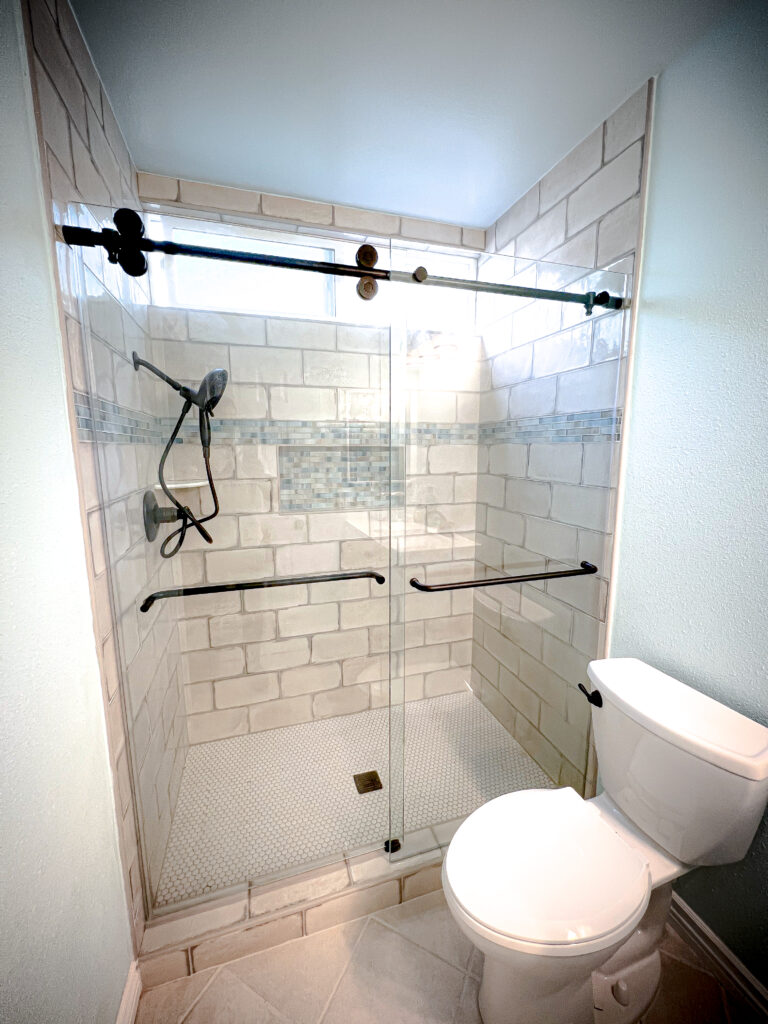 UnoVero Euro-Style Glass Single Sliding Shower Doors