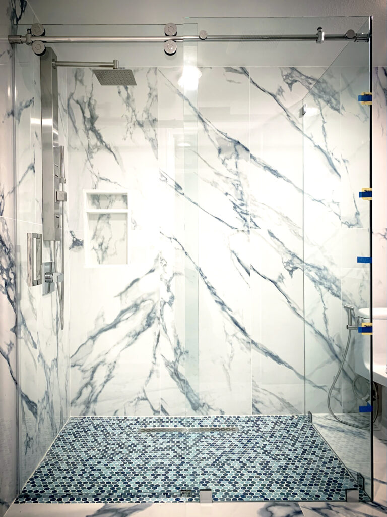 UnoVero Euro-Style Glass Single Sliding Shower Doors