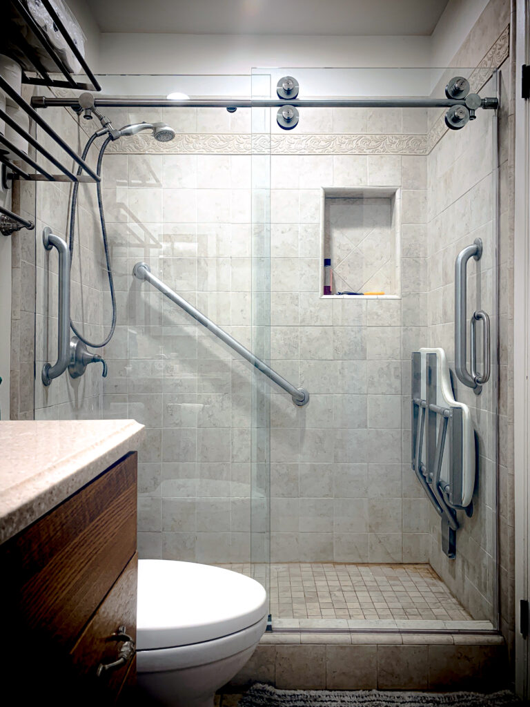 UnoVero Euro-Style Glass Single Sliding Shower Doors